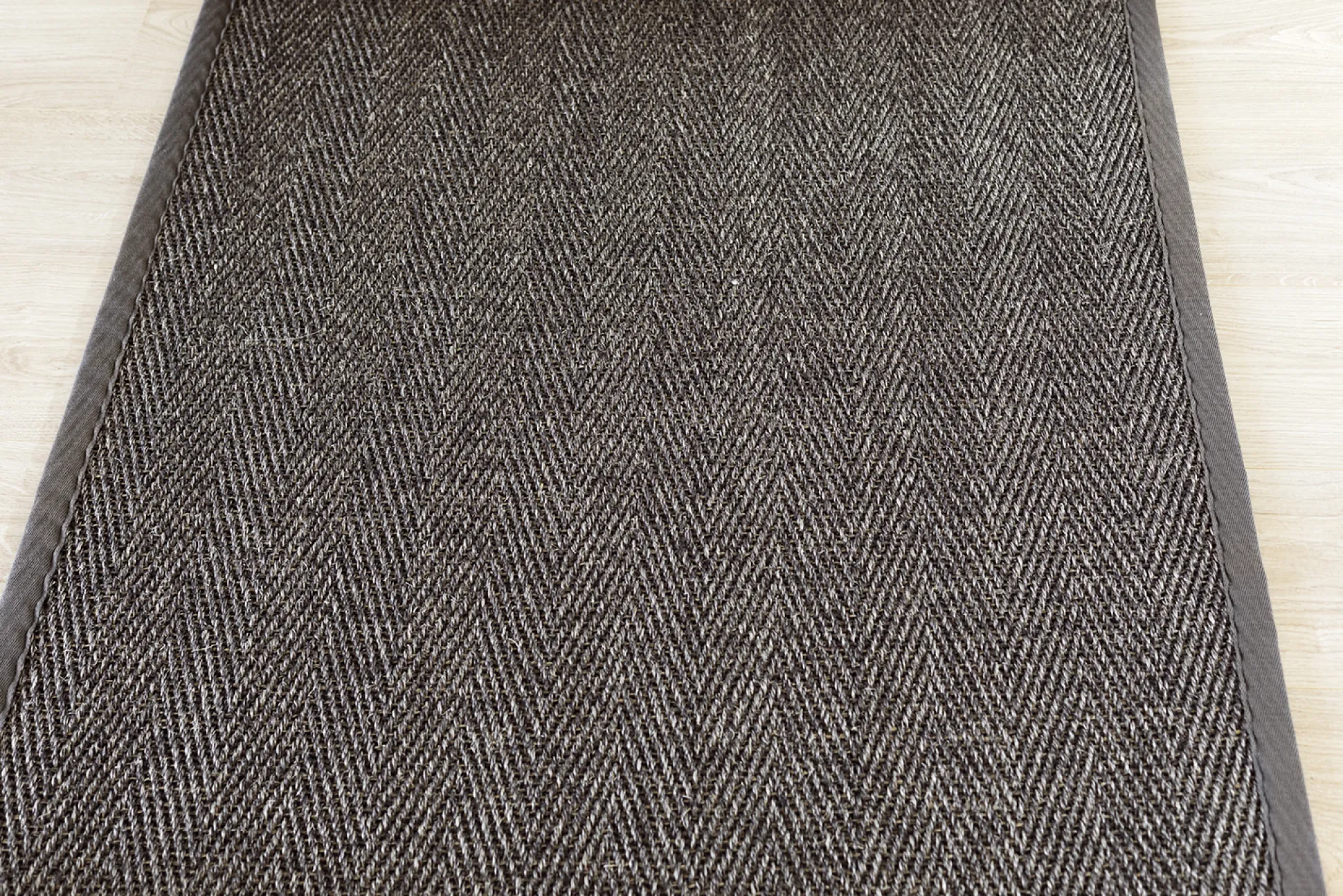 Barrakuda (antrasiitti 80x200 cm matto)