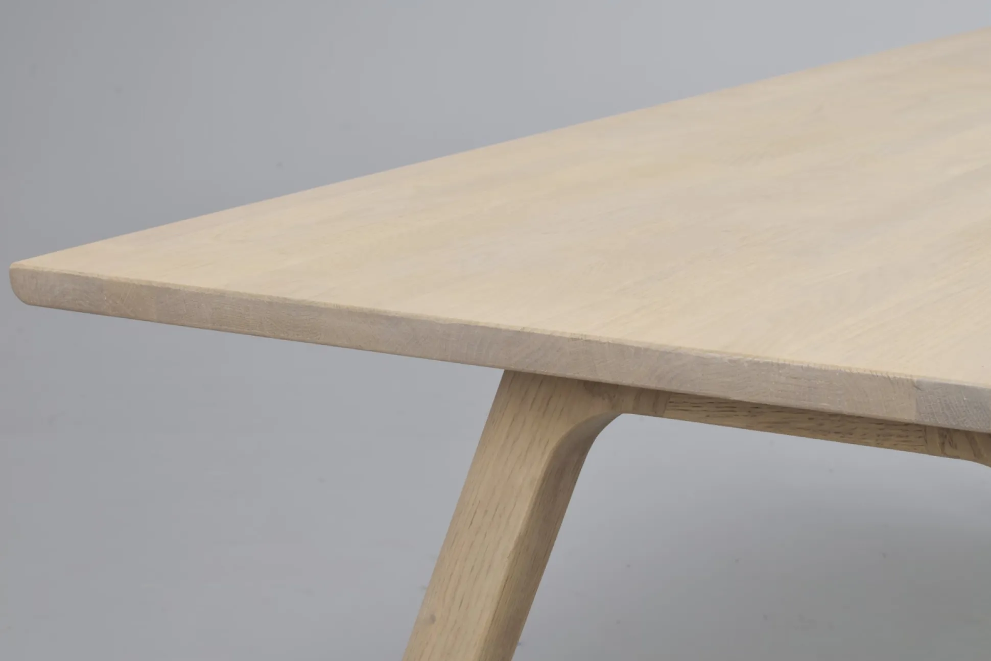 Clapperton (ruokapöytä 220x95 hiekka tammi)