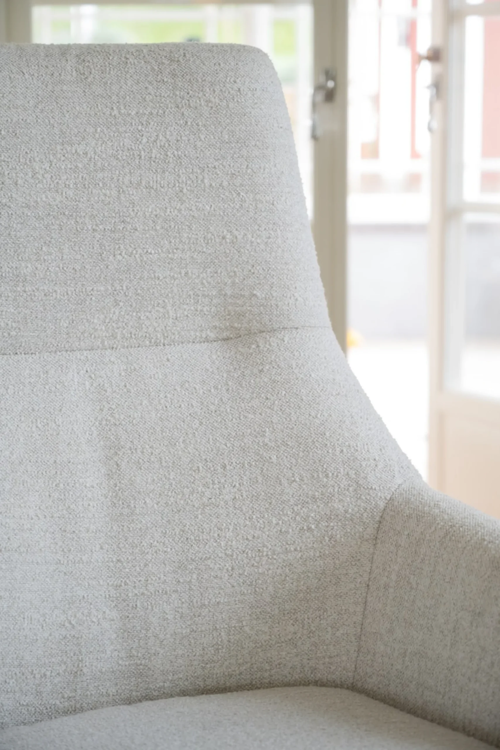 Conroe (lepotuoli vaalea beige kangas/beige metalli pyörivä)