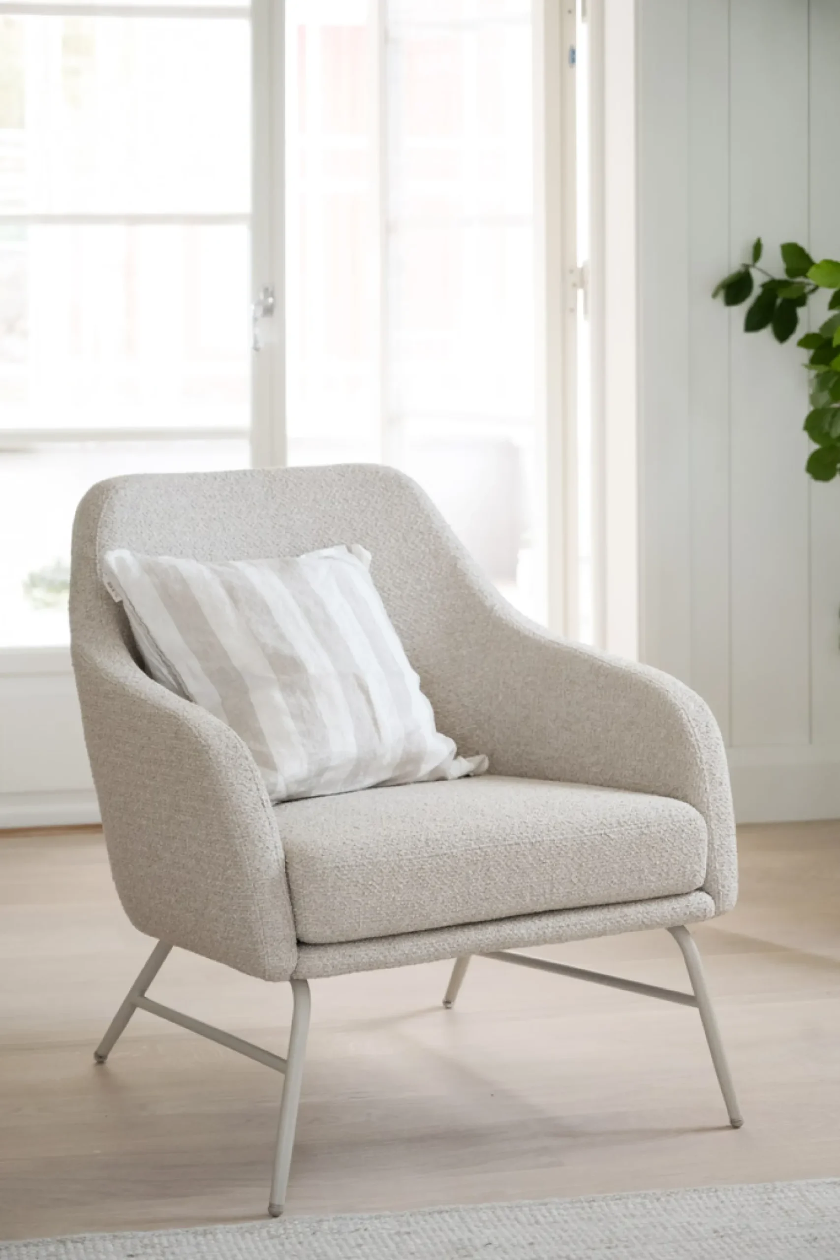 Eldwin (lepotuoli beige kangas/beige metalli)