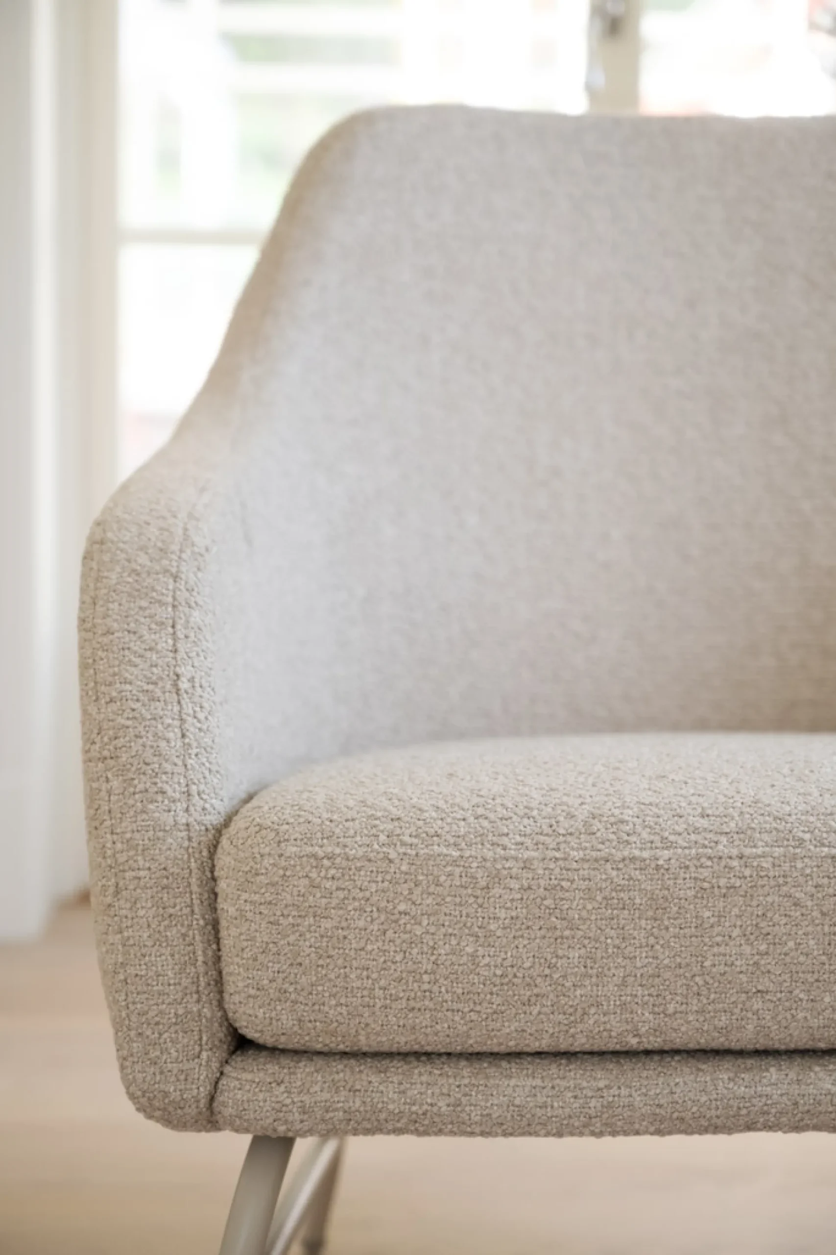 Eldwin (lepotuoli beige kangas/beige metalli)