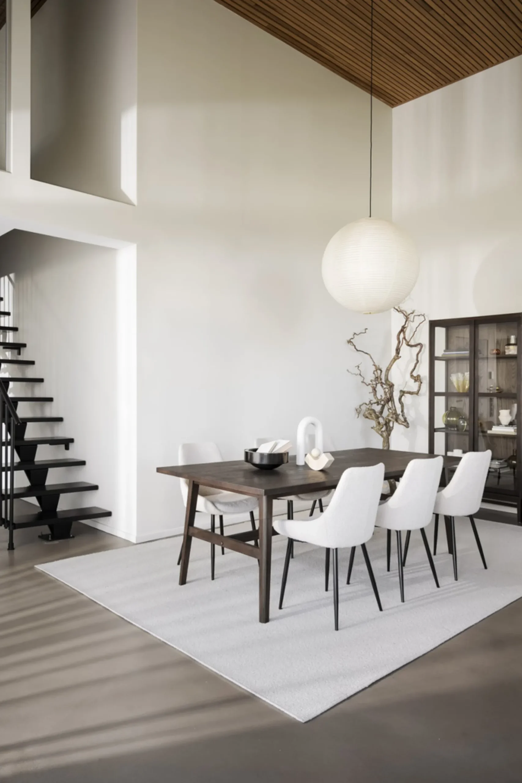 Hazelton (vitriini ovea+2ltk ruskea tammi)