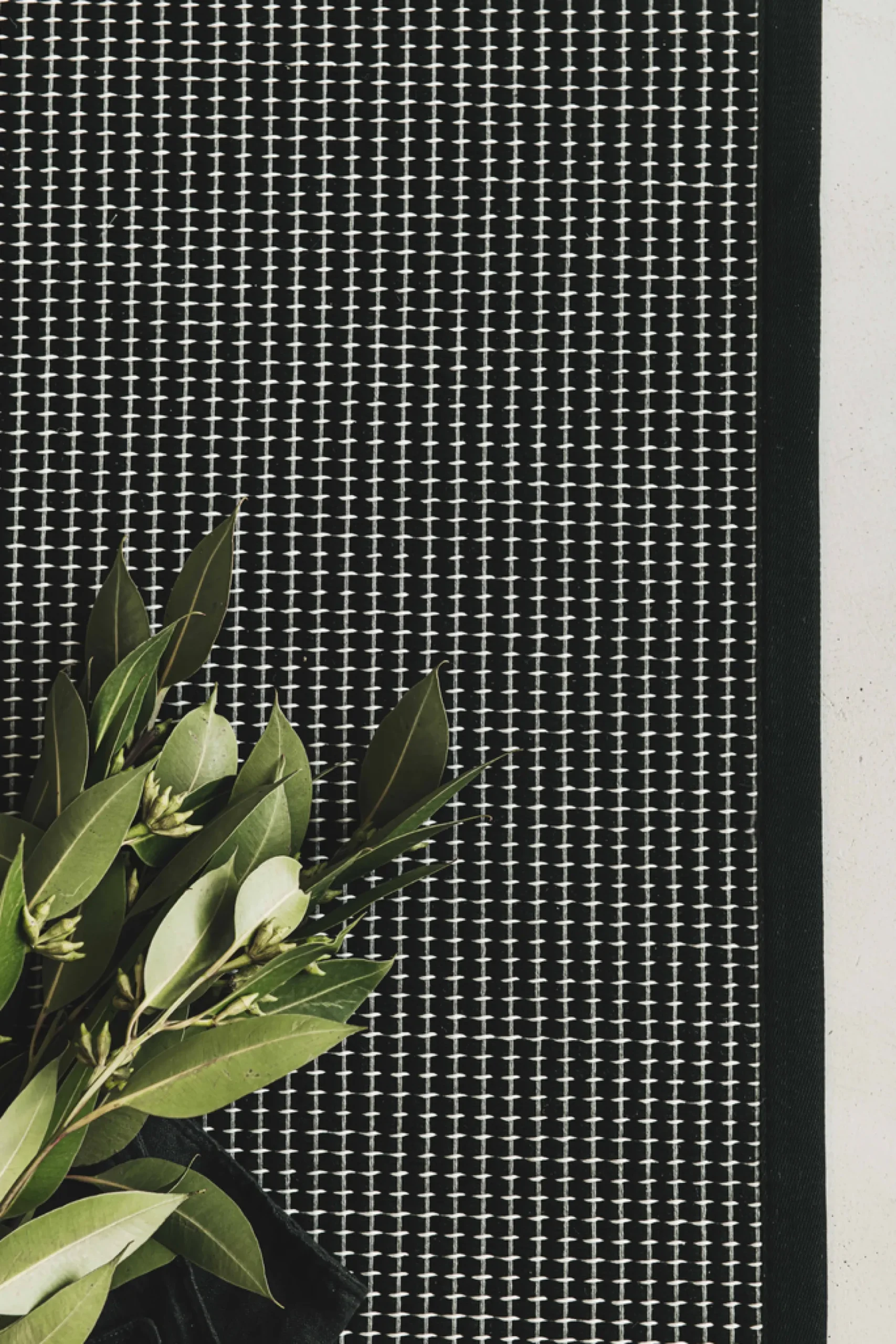 Lyyra (musta 160x230 cm matto)