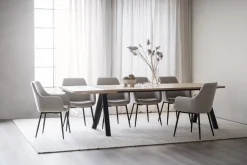 Reily (ruokatuoli käsinojilla beige kangas/musta metalli jalat)